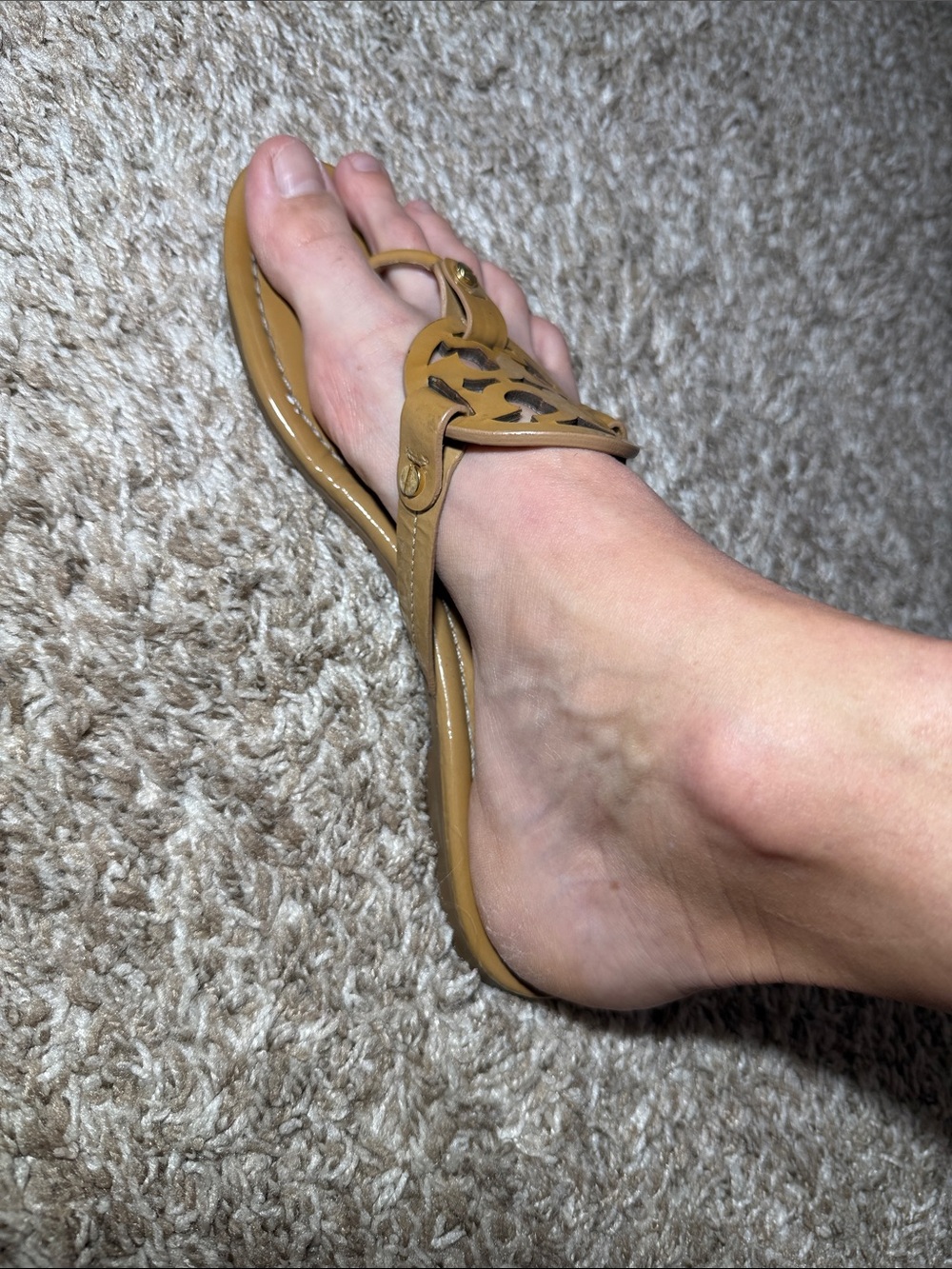 Tory Burch Miller Tan Patent Leather Thong Sandals - Picture 8 of 8